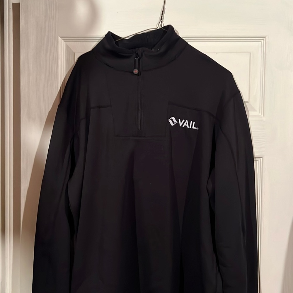 Vail, CO black pullover